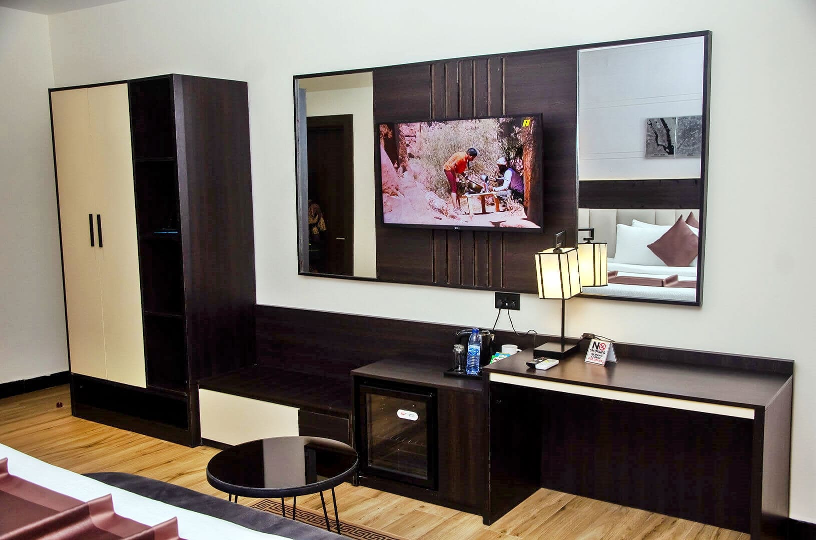 /web/uploads/116/Villa Toscana Luxe/room-photos/Superior Room/Superior-Room.jpg2.jpg